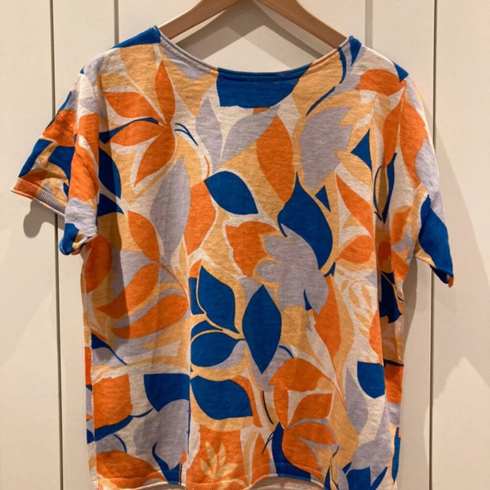 neck oil t shirt size large